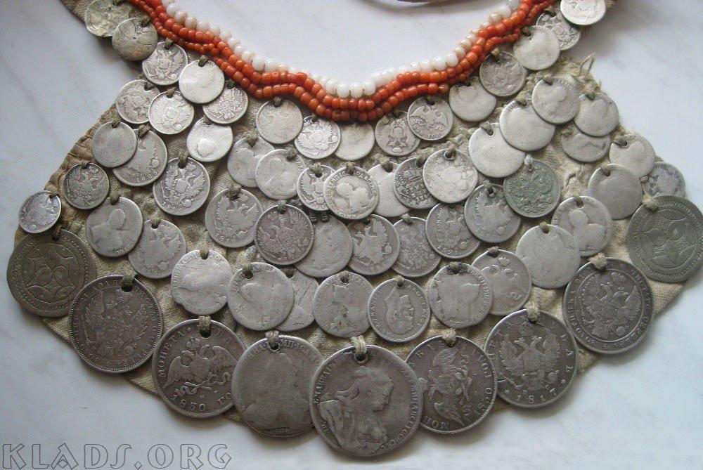 Necklace-with-coins-XVIII-early-XX-centuries_6.thumb.jpg.3a041dd1b93a612a72fa3d62f36d0d9e.jpg